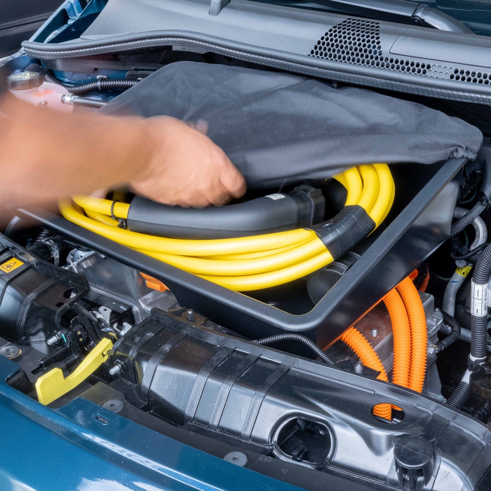 Fiat 500e 2020- FRUNK - Image 10