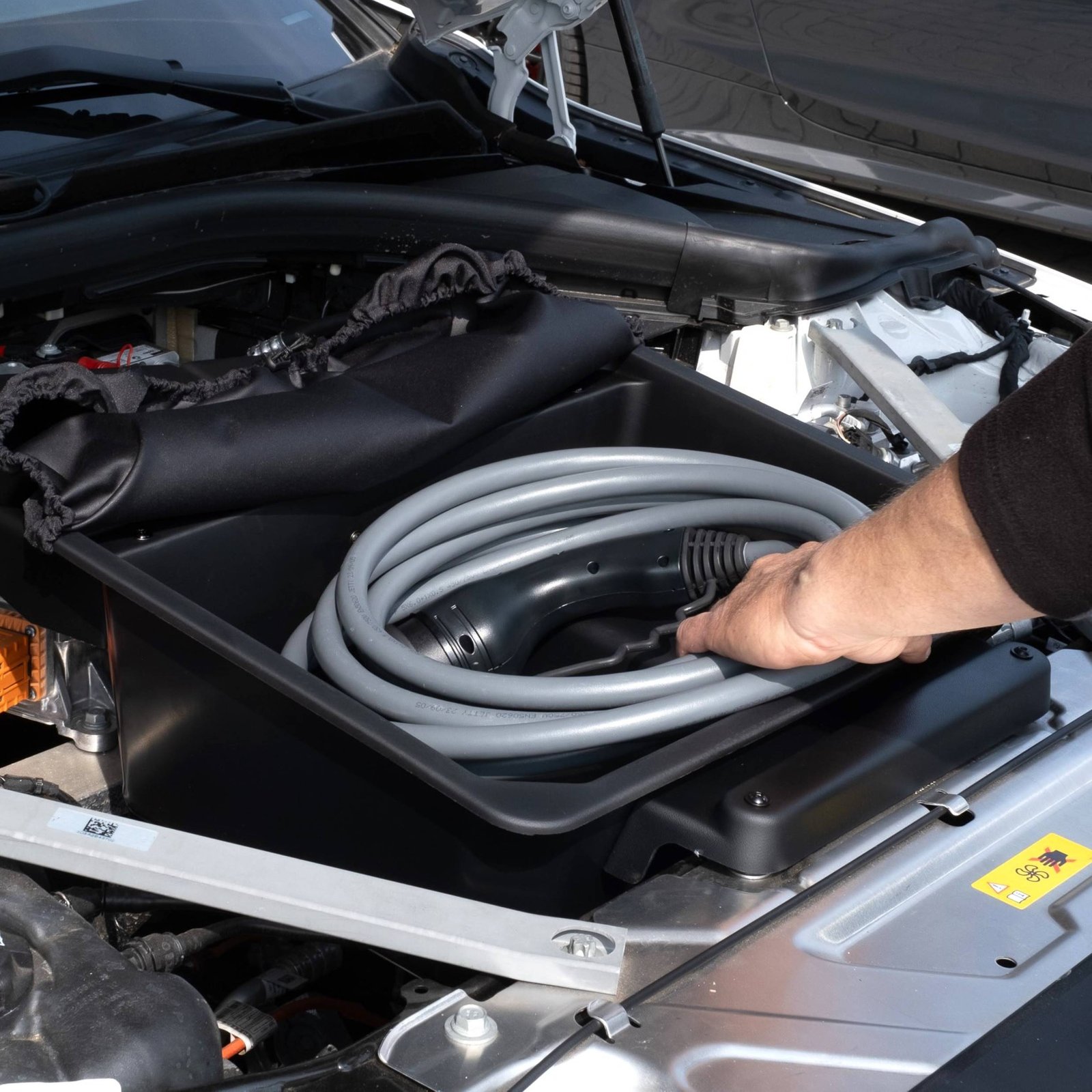 FRUNK for BMW i4 2022- (eDrive35 / eDrive40, without M Sport suspension) - Image 3